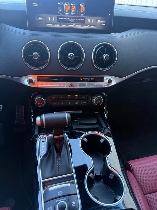 2023 Kia Stinger GT - Image 7 of 10
