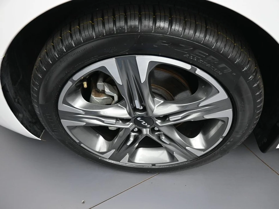 2023 Kia Optima/K5 - Image 14 of 31