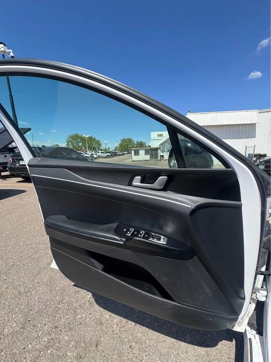 2023 Kia Optima/K5 - Image 10 of 16