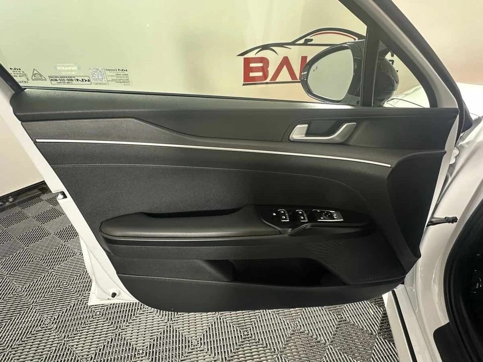2023 Kia Optima/K5 - Image 16 of 21