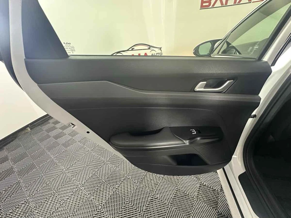 2023 Kia Optima/K5 - Image 18 of 21