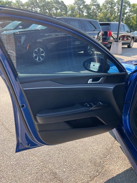 2023 Kia Optima/K5 - Image 10 of 12