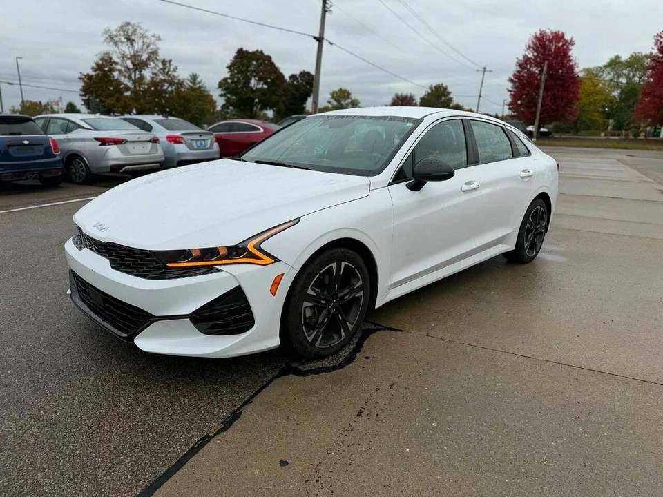 2023 Kia Optima/K5 - Image 4 of 12