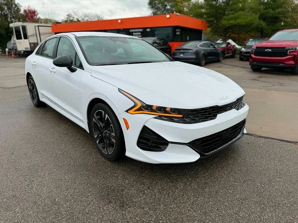 2023 Kia Optima/K5 - Image 2 of 12