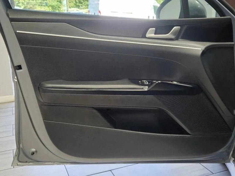 2023 Kia Optima/K5 - Image 10 of 12