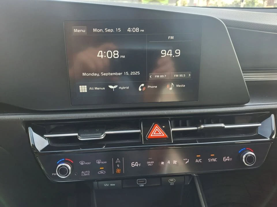 2023 Kia Niro - Image 6 of 9
