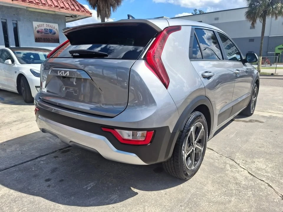 2023 Kia Niro - Image 4 of 9