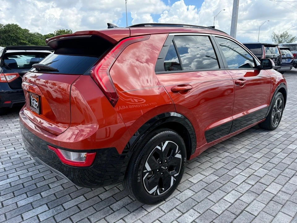 2023 Kia Niro - Image 10 of 21