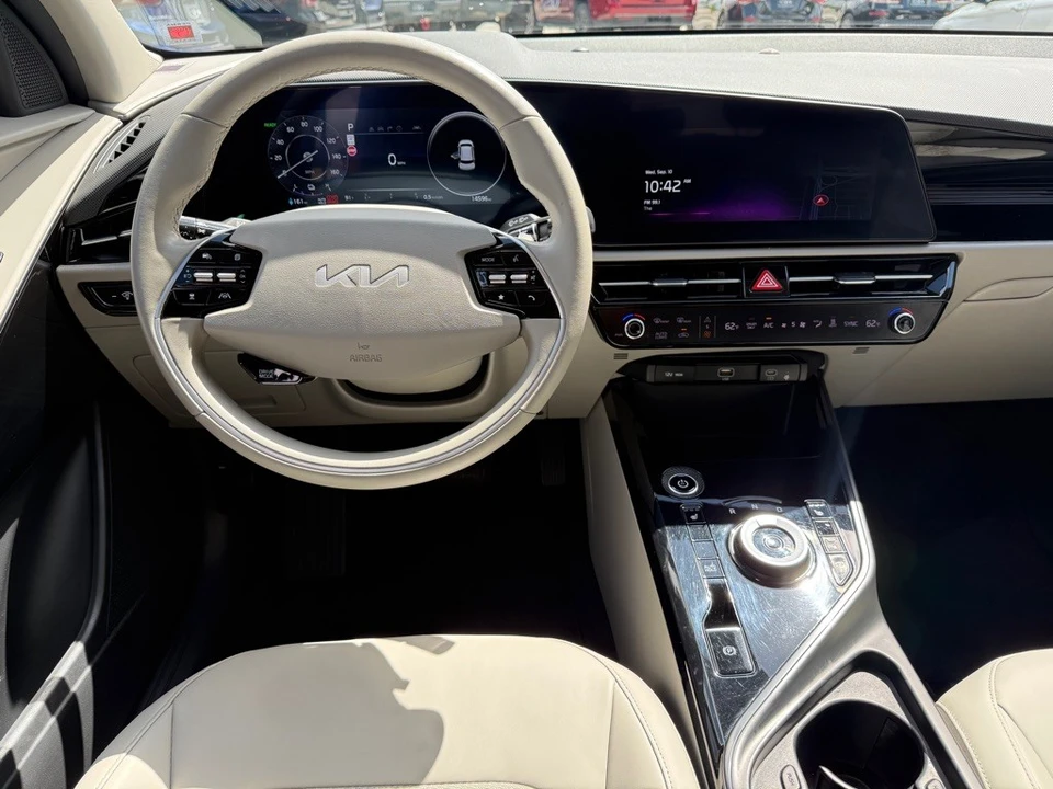 2023 Kia Niro - Image 12 of 21