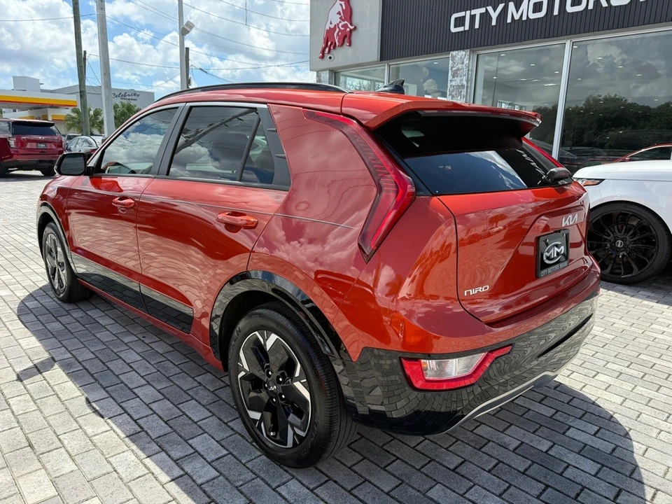 2023 Kia Niro - Image 6 of 21