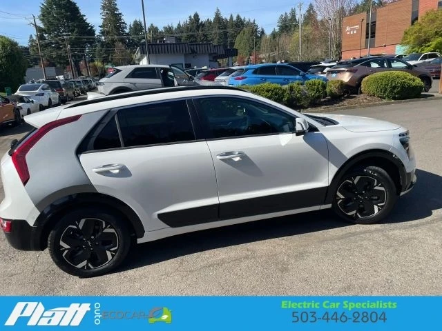 2023 Kia Niro - Image 12 of 21