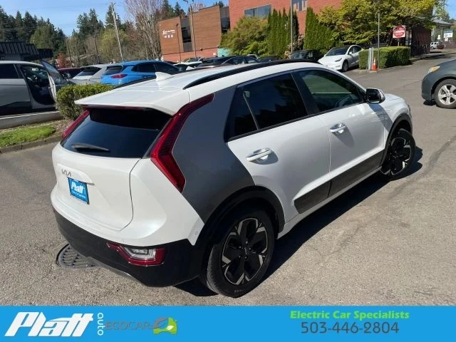 2023 Kia Niro - Image 10 of 21