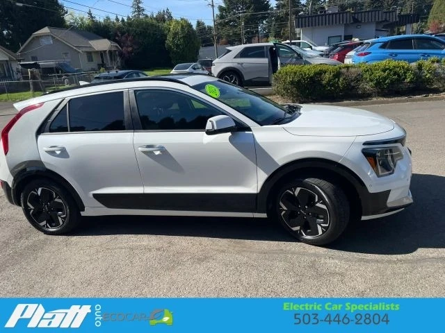 2023 Kia Niro - Image 13 of 21