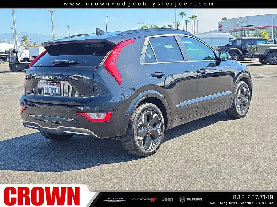 2023 Kia Niro - Image 7 of 10
