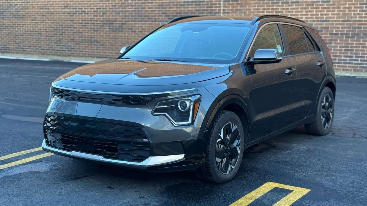 2023 Kia Niro - Image 3 of 21