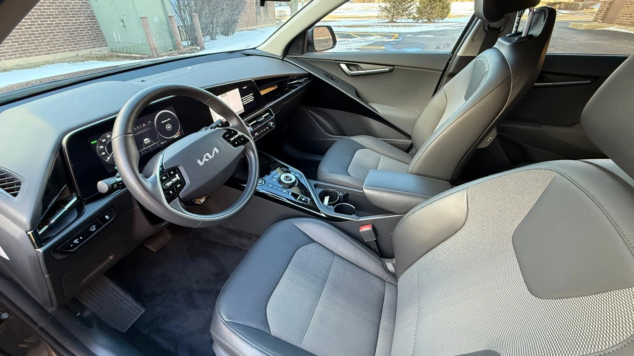 2023 Kia Niro - Image 9 of 21