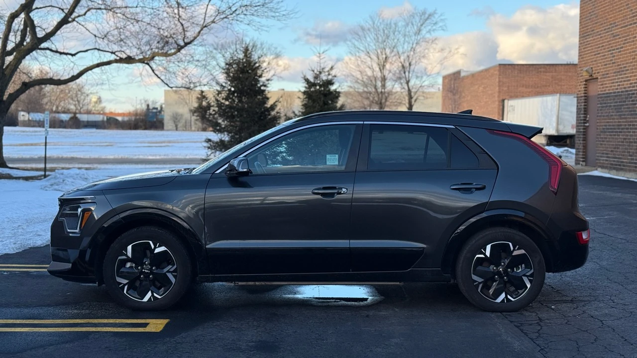 2023 Kia Niro - Image 4 of 21