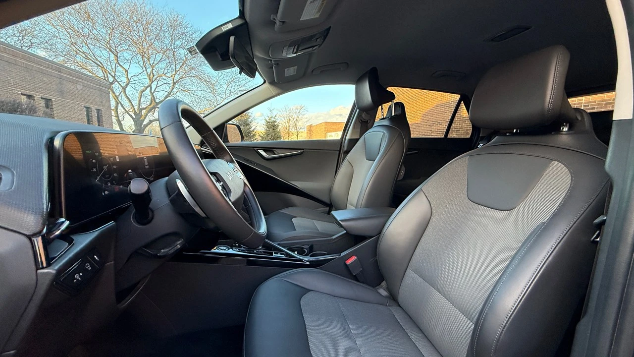 2023 Kia Niro - Image 10 of 21