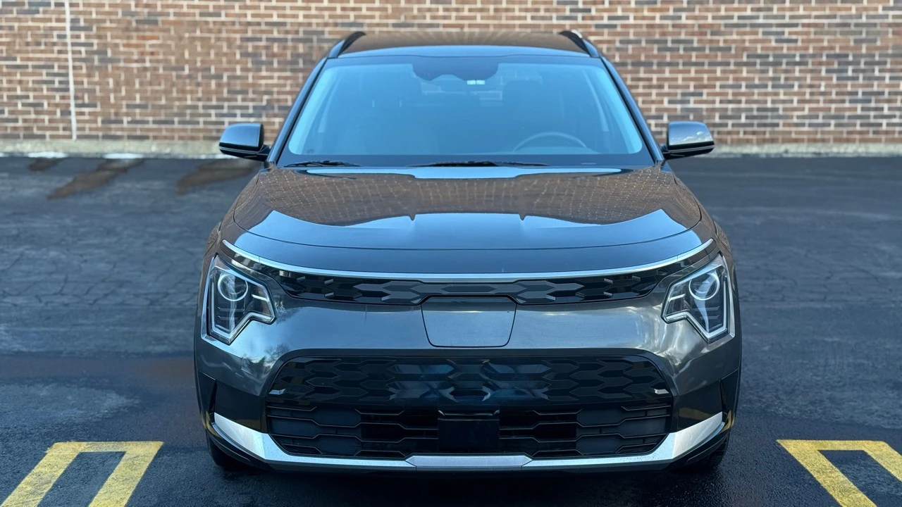 2023 Kia Niro - Image 2 of 21