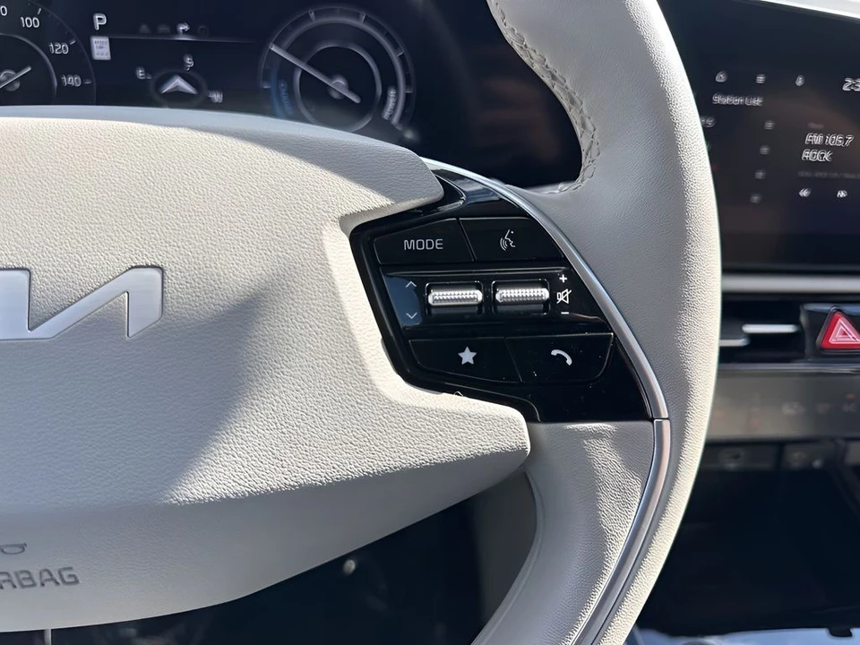 2023 Kia Niro - Image 15 of 21
