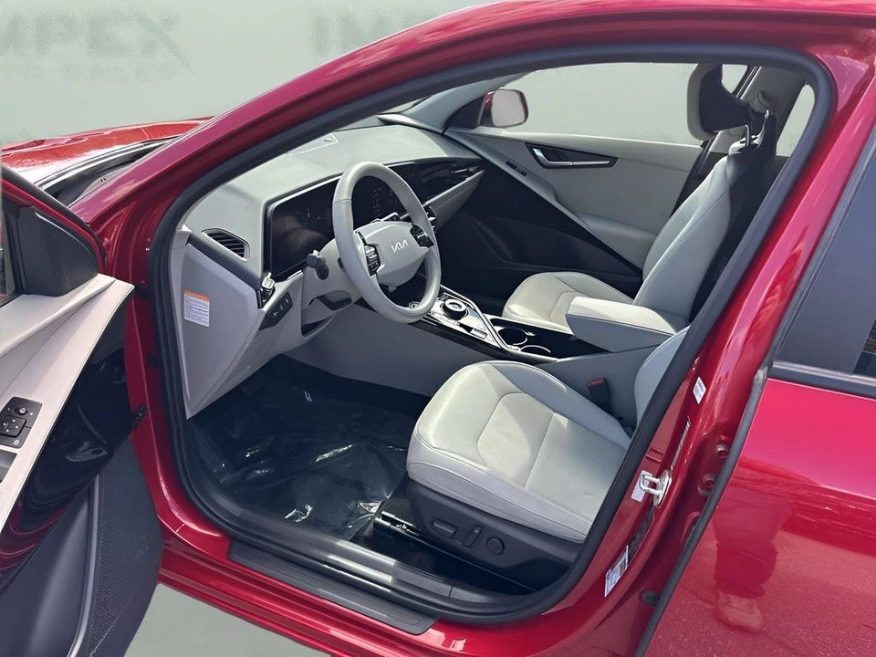 2023 Kia Niro - Image 8 of 21