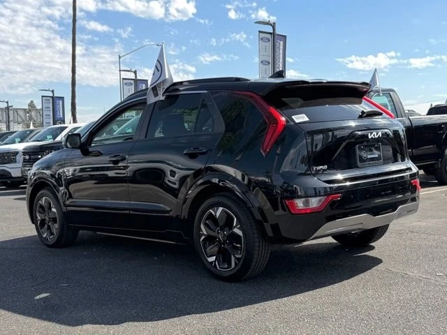 2023 Kia Niro - Image 6 of 12