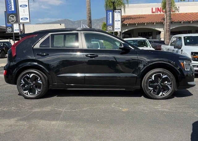 2023 Kia Niro - Image 9 of 12