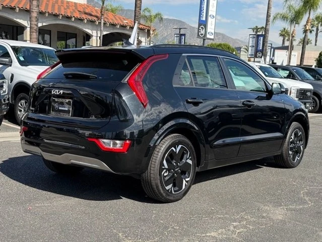 2023 Kia Niro - Image 8 of 12