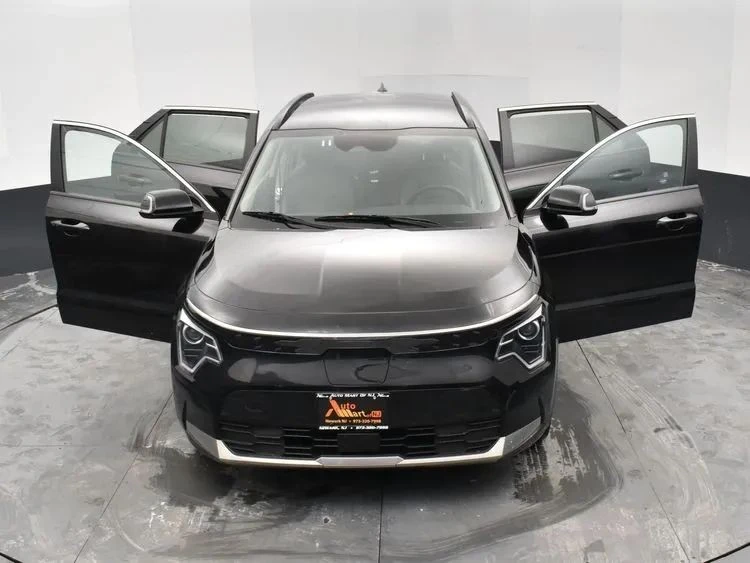 2023 Kia Niro - Image 10 of 12