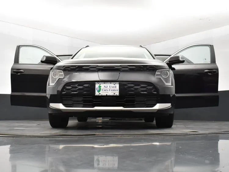 2023 Kia Niro - Image 11 of 12
