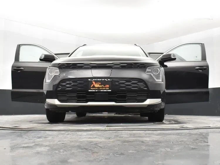2023 Kia Niro - Image 11 of 12
