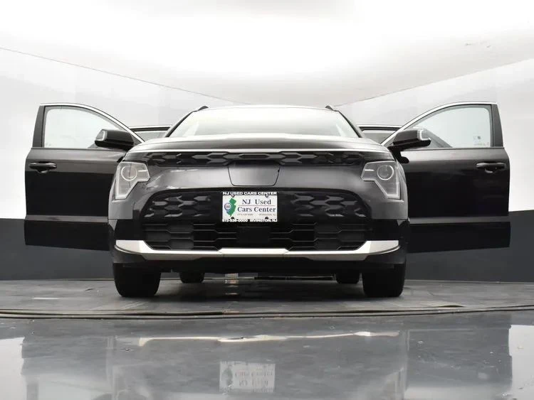 2023 Kia Niro - Image 11 of 12