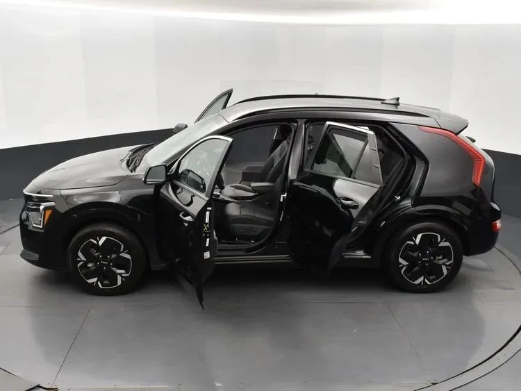 2023 Kia Niro - Image 7 of 12