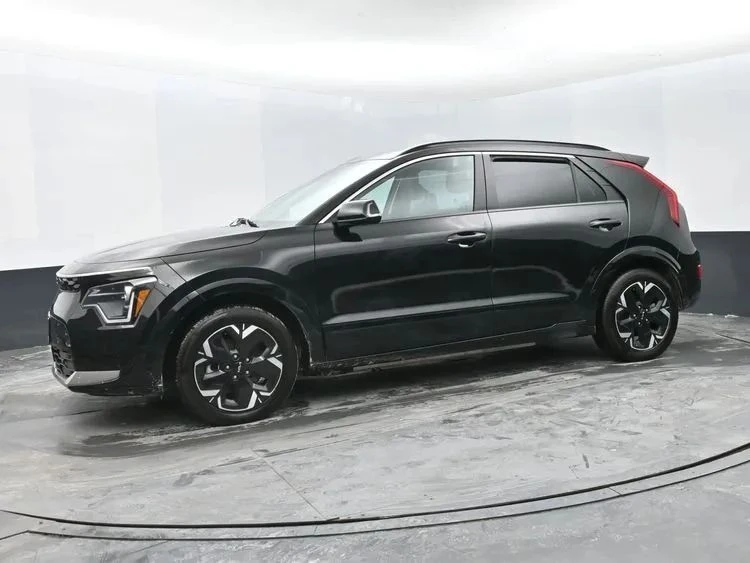 2023 Kia Niro - Image 5 of 12