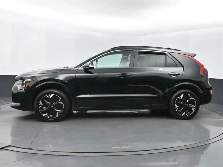 2023 Kia Niro - Image 5 of 12