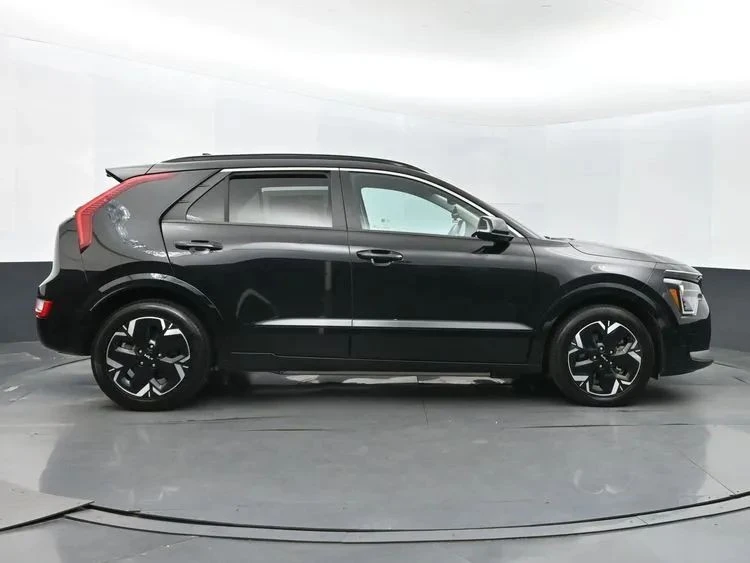 2023 Kia Niro - Image 4 of 12