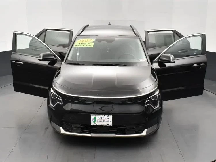 2023 Kia Niro - Image 10 of 12