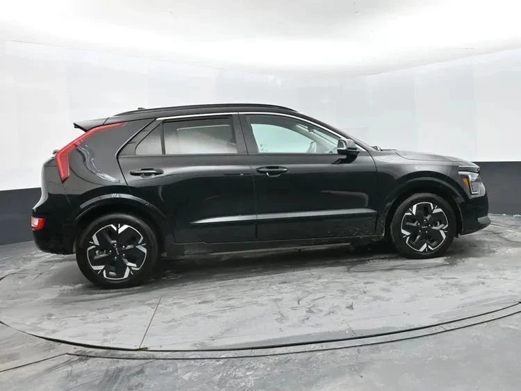 2023 Kia Niro - Image 4 of 12
