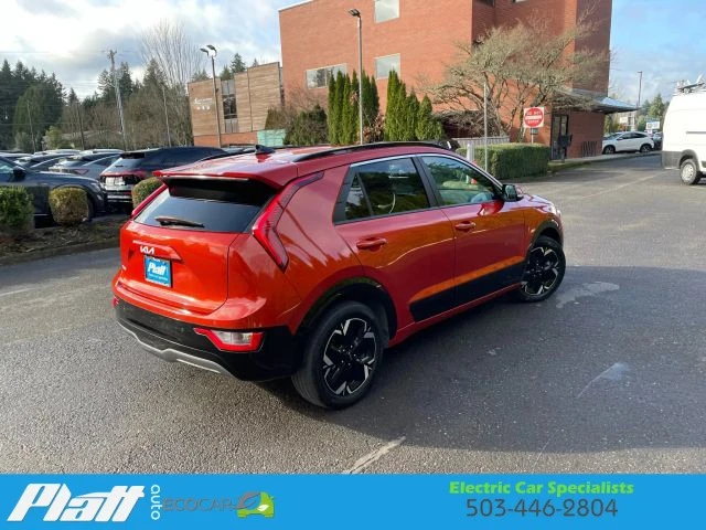2023 Kia Niro - Image 10 of 12