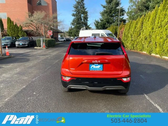 2023 Kia Niro - Image 8 of 12