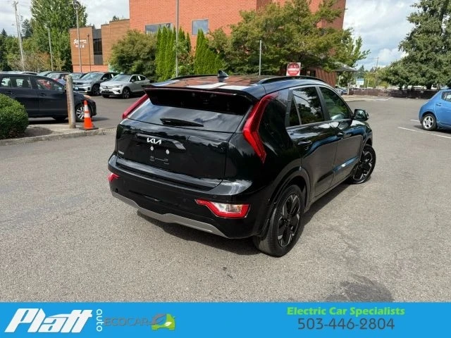 2023 Kia Niro - Image 8 of 12