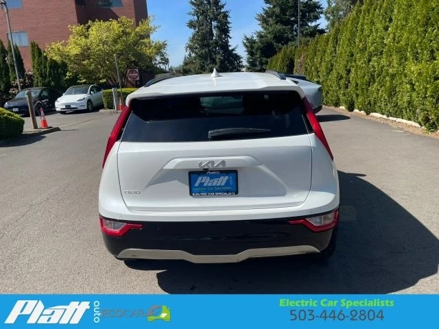 2023 Kia Niro - Image 9 of 31