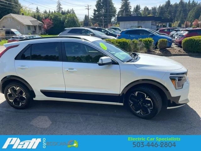2023 Kia Niro - Image 13 of 21