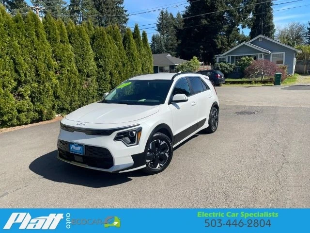 2023 Kia Niro - Image 2 of 31