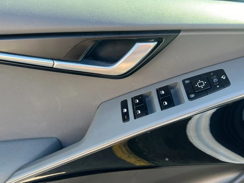 2023 Kia Niro - Image 11 of 12
