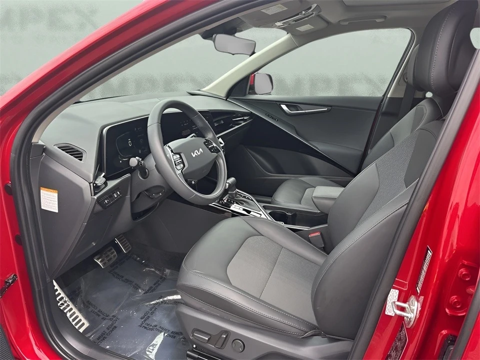 2023 Kia Niro - Image 9 of 12