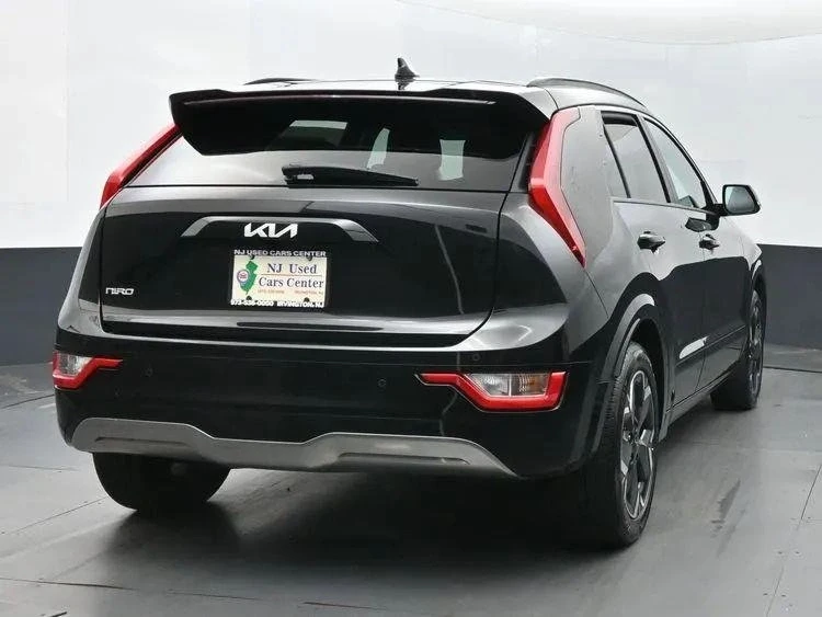 2023 Kia Niro - Image 7 of 9