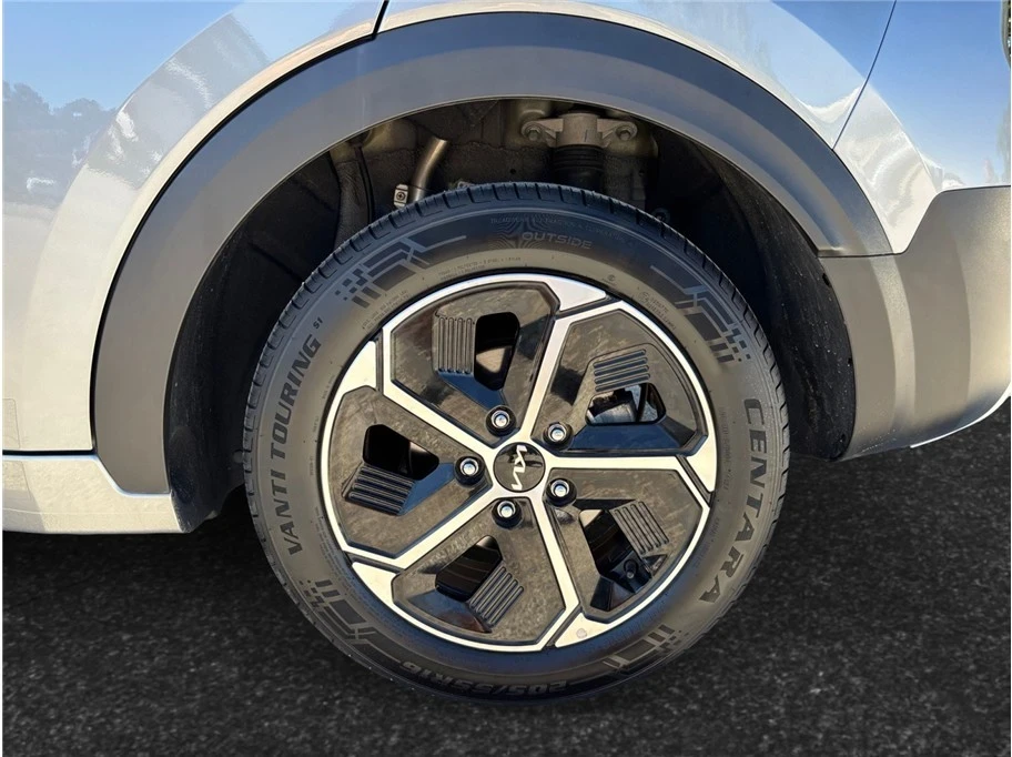 2023 Kia Niro - Image 15 of 21