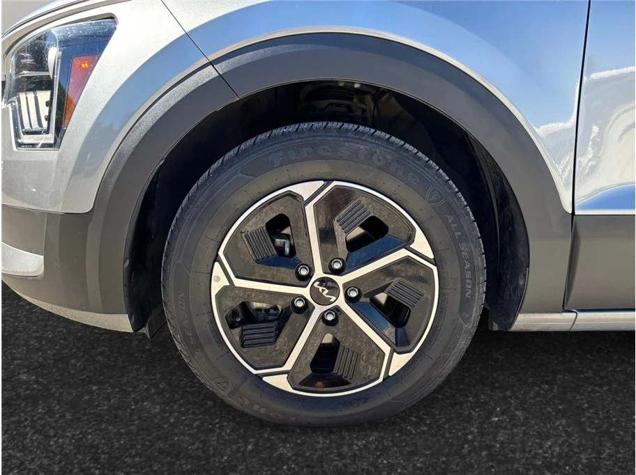 2023 Kia Niro - Image 13 of 21