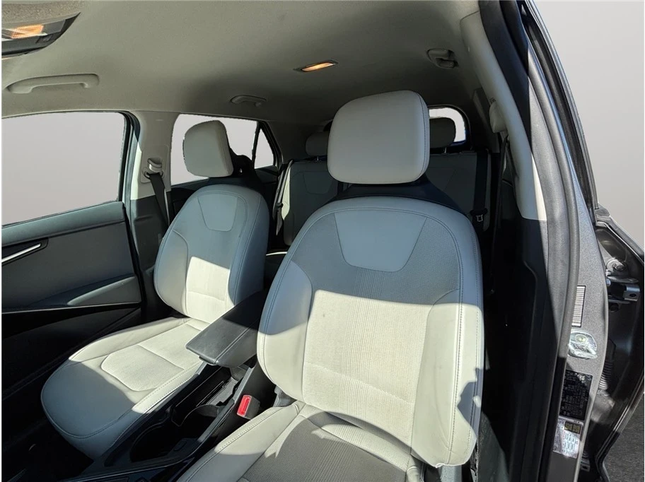 2023 Kia Niro - Image 19 of 21